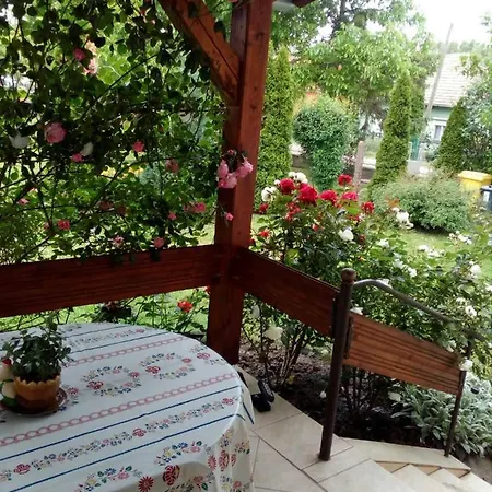 Uj Elet Weekend House Balatonkeresztur