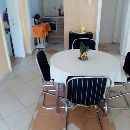 Uj Elet Weekend House Holiday home Balatonkeresztur