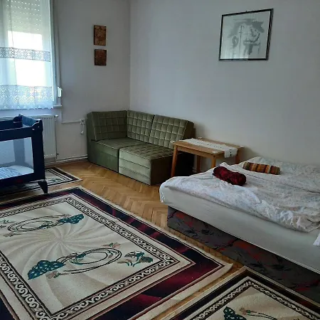 Holiday home Uj Elet Weekend House *
