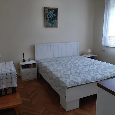 Uj Elet Weekend House Holiday home